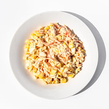 Салат с копченой куриной грудкой порционный