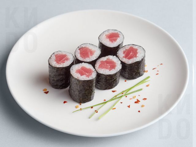 Ролл с тунцом