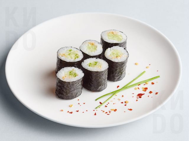 С огурцом