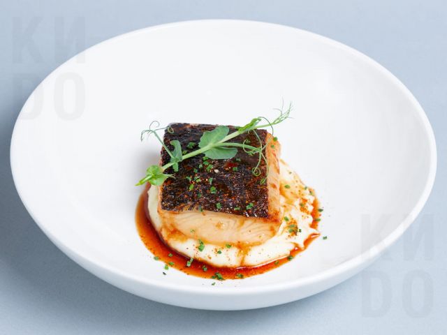 Палтус мисо с трюфельным пюре