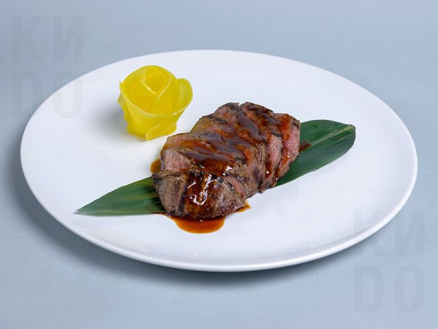 Стейк с азиатским демиглясом