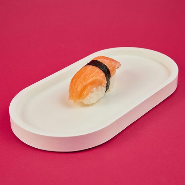 Суши с лососем