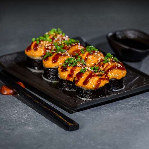 Запеченный спайси лосось