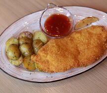 Куриный шницель с бейби-картофелем