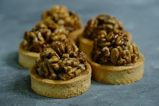Корзинка песочная с грецким орехом (набор из 5 штук)
