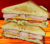 Сэндвич с копчёной куриной грудкой и сыром