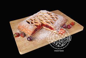 Пирог с клубникой и апельсином