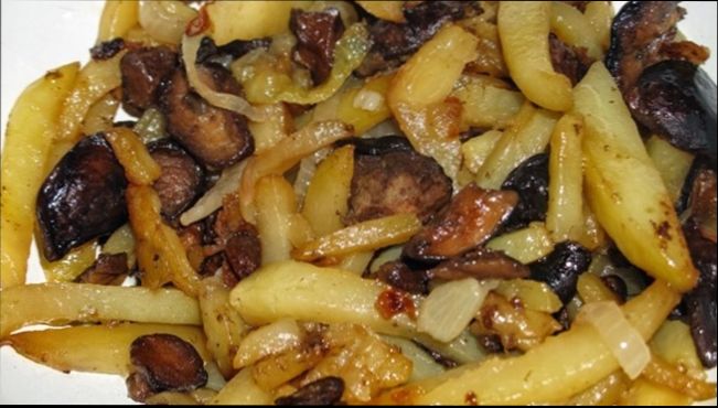 Картофель жареный с грибами