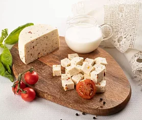 Сыр Брынза с томатами и базиликом 250-352 г