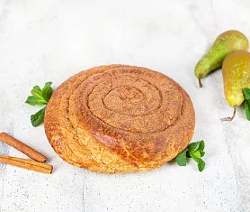 Слоеный пирог с грушей и корицей