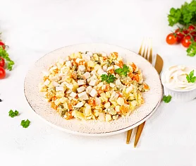 Столичный с курицей салат