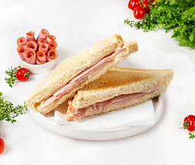 Клаб-сэндвич с ветчиной и сыром