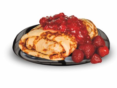 Блин с земляничным вареньем