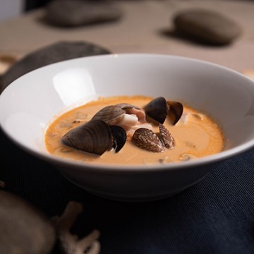 Том Кха с морепродуктами