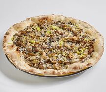 Пицца с трюфельным кремом и грибным миксом