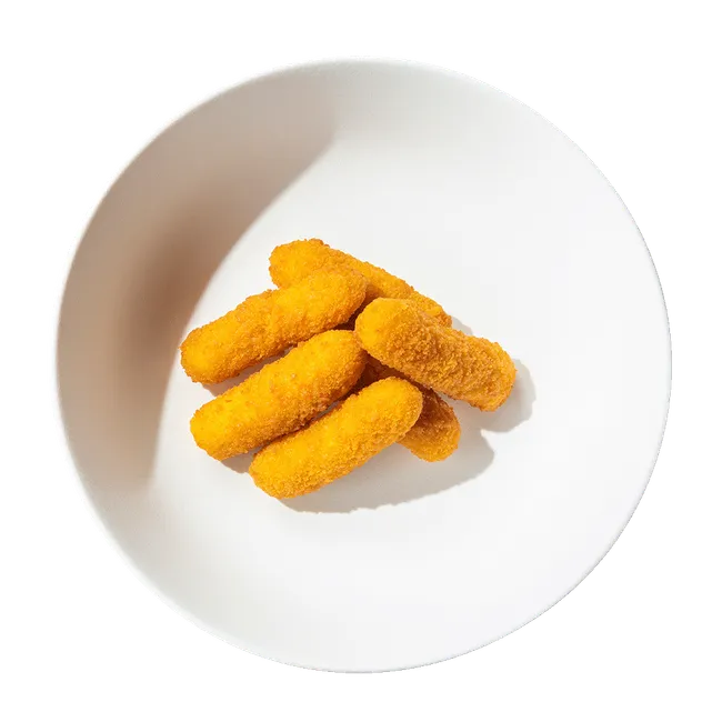 Сырные палочки с брусничным соусом