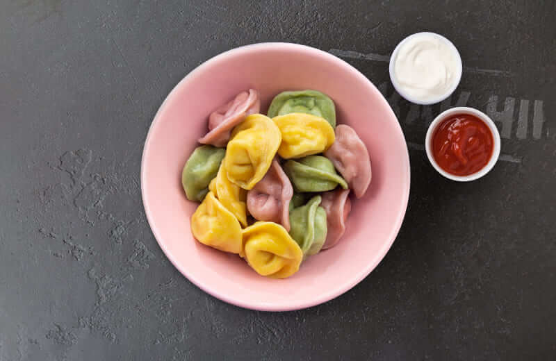 Цветные пельмени с цыплёнком