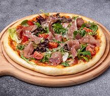 Пицца Прошутто с микс салатом