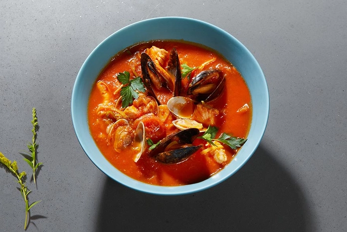 Французский томатный суп с морепродуктами