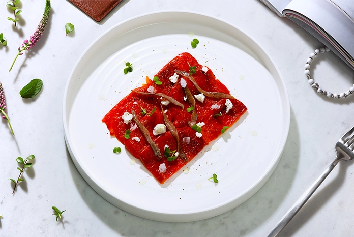 Печеный перец с фетой, анчоусами и копчёным оливковым маслом