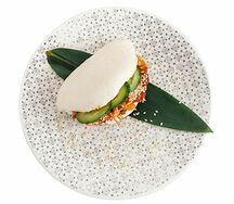 Бао с креветками и кимчи