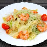 «Цезарь» с креветками