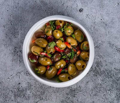 Маринованые оливки