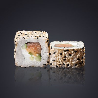 Ролл Филадельфия в кунжуте