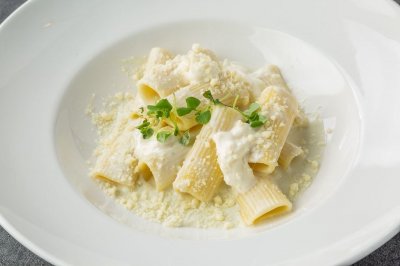 Ригатони четыре сыра со страчателлой