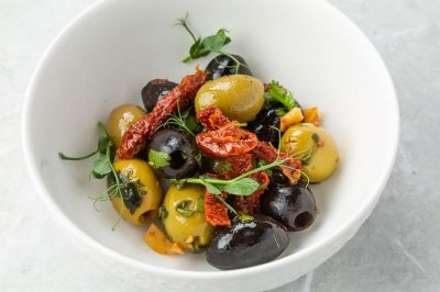 Гигантские оливки и маслины