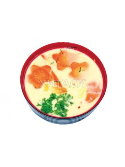 Сливочный суп с лососем и овощами