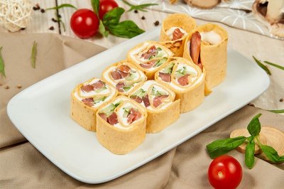 Рулет с красной рыбой