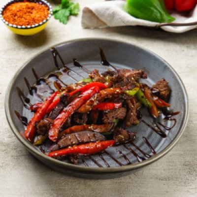 Мясной горячий салат из Галата