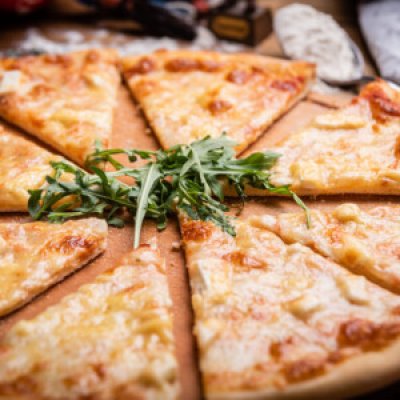 Пицца четыре сыра из Галата