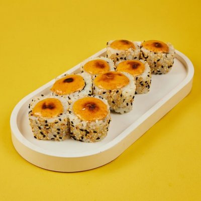 Запеченный ролл с тунцом