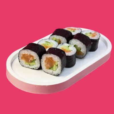 Маки с лососем и огурцом