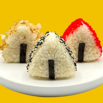 Онигири с курицей терияке