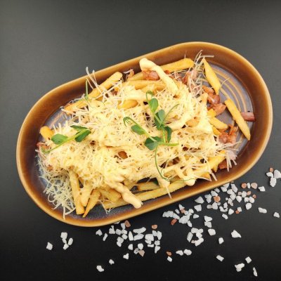 Картофель фри с беконом и сырным соусом/барбекю