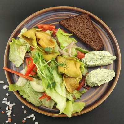Салат со свежими овощами