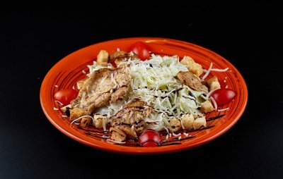 Салат цезарь с курицей