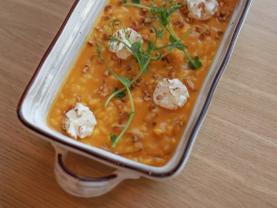 Ризотто с тыквой, беконом, яблоком и пармезаном