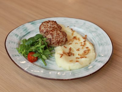 Котлеты из индейки с картофельным пюре