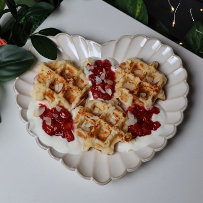 Сырники с клубничным джемом