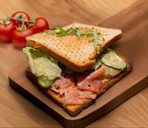 Сэндвич с форелью