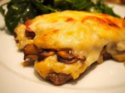 Свинина запечённая с грибами и сыром