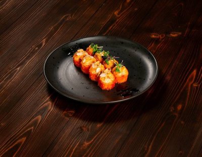 Горячий ролл с форелью из Ocean Food
