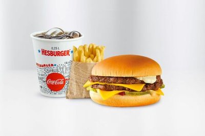 Большой комбо с Двойным Чизбургером из Hesburger