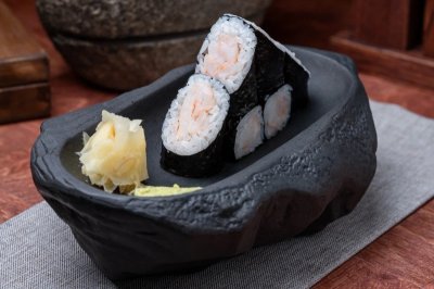 Маки с креветкой из Рыба на суше