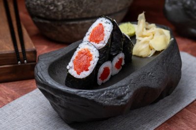 Маки с неркой х/к из Рыба на суше