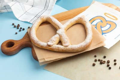Крендель с пепперони из Auntie Anne's